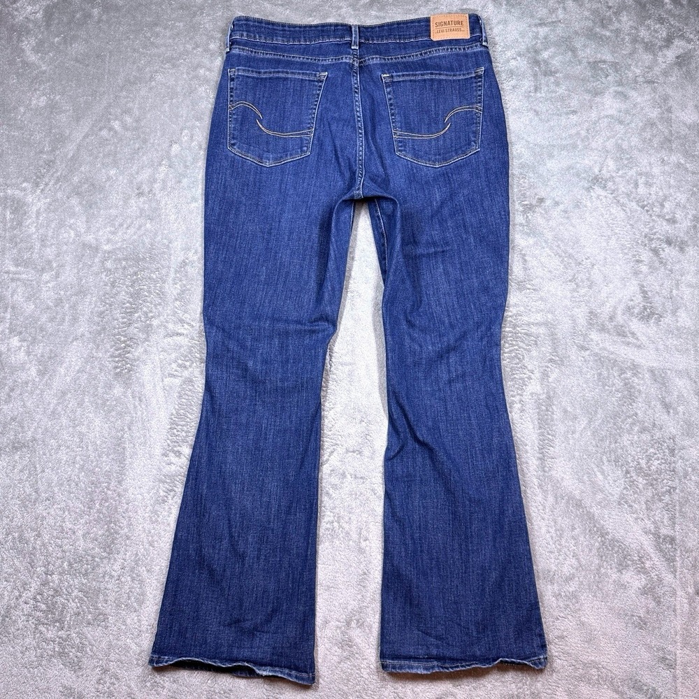 Signature Levi Strauss Bootcut Jeans Womens W32 L30 Mid Rise Stretch Blue - Picture 2 of 8